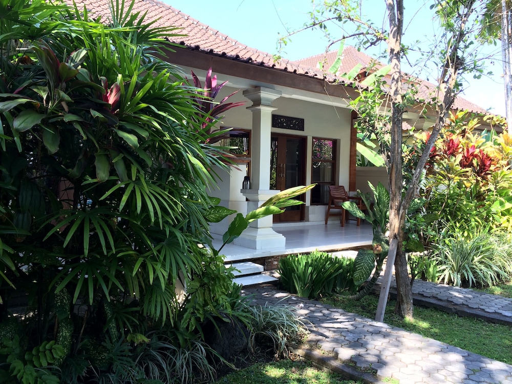 BUMI AYU BUNGALOWS 55/66
