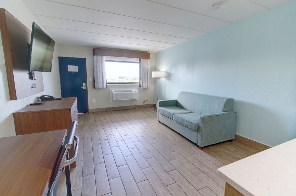Sandpiper Inn 37/48
