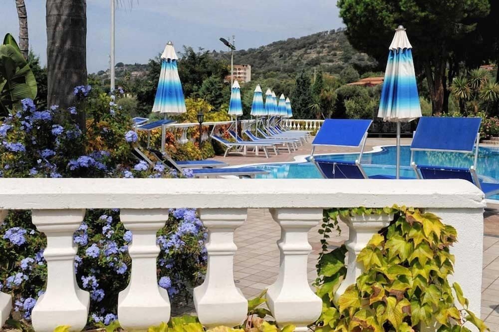 Villaggio Pineta Petto Bianco Hotel 57/60