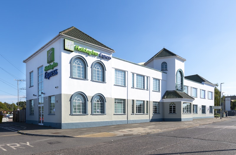EXPRESS BY HOLIDAY INN CHINGFORD 3/26