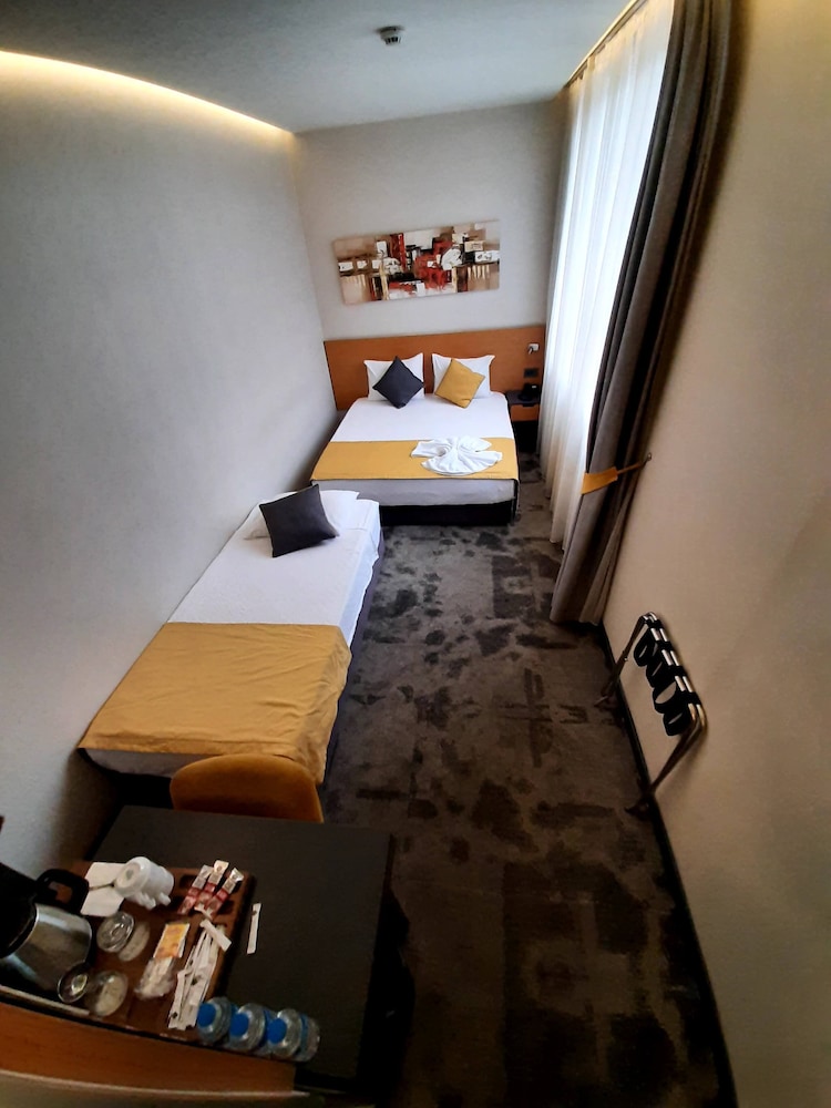 Sapko Airport Hotel 16/46