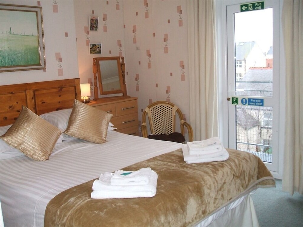 The Winchmore Hotel 12/46
