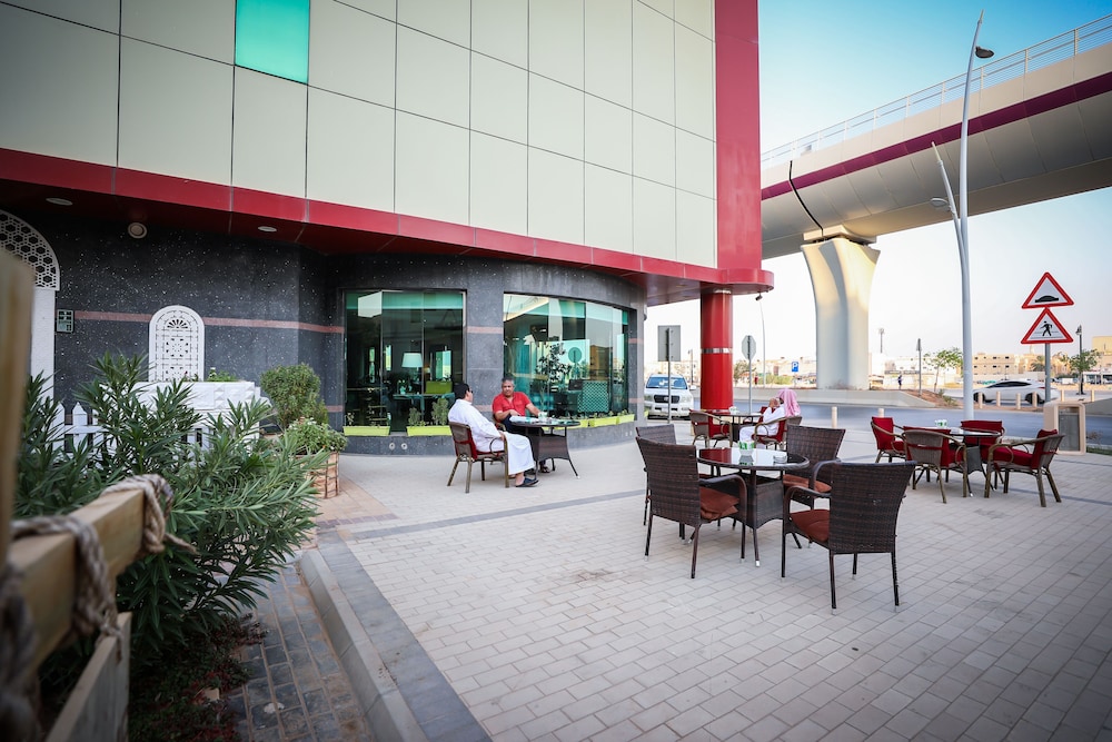 فندق ميرال كراون(Meral Crown Hotel) 46/62