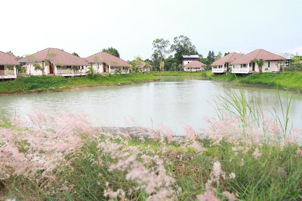 Pirom Lake And Resort 31/50