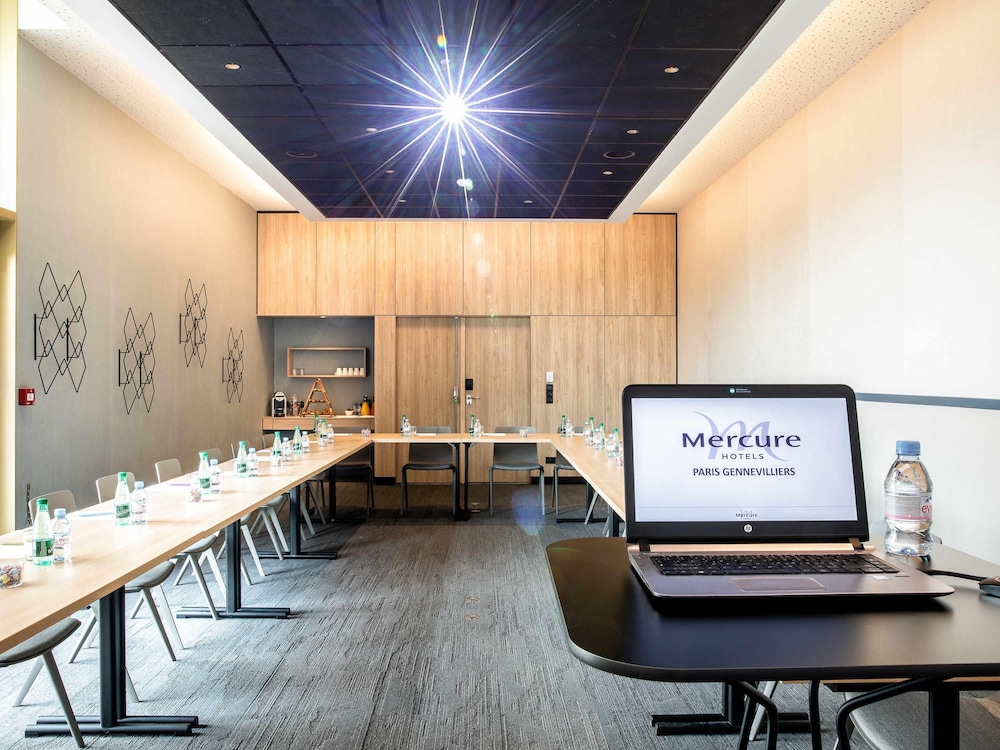 Mercure Paris Gennevilliers 70/76
