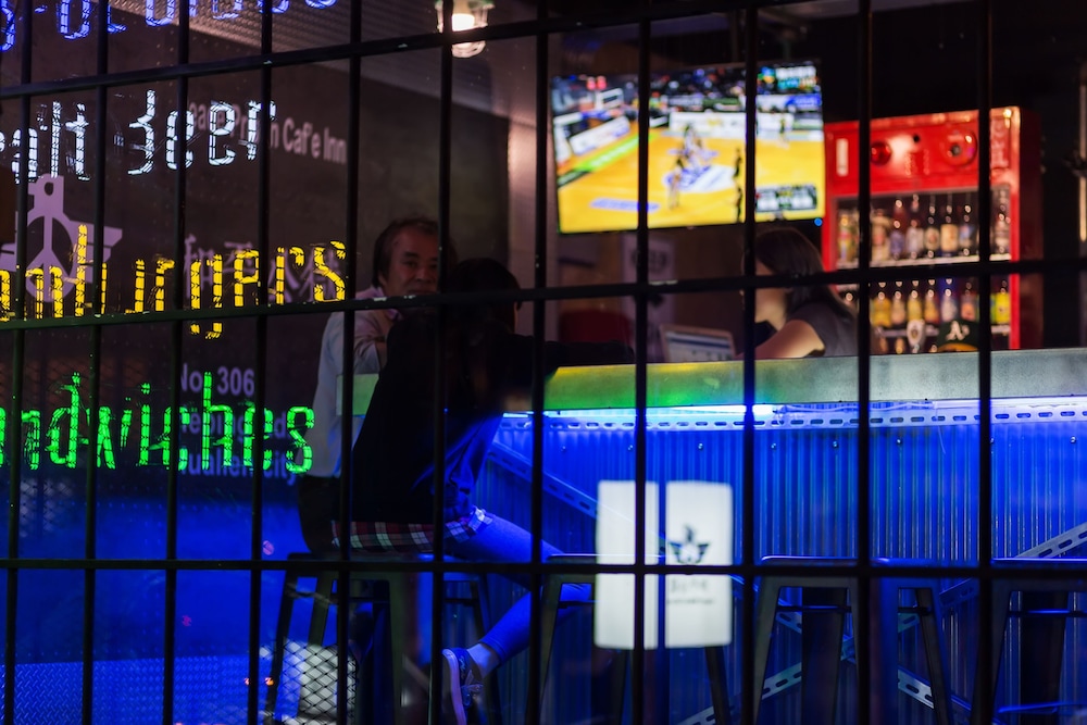 Peace Prison Cafe Inn 43/50