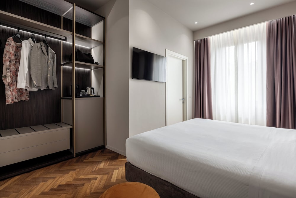 DELUXE, TWIN BEDS
