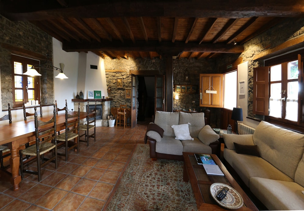 Casa De Aldea La Pumariega 21/34