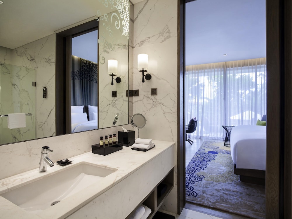 Pullman Ciawi Vimala Hills Resort Spa and Convention 75/76