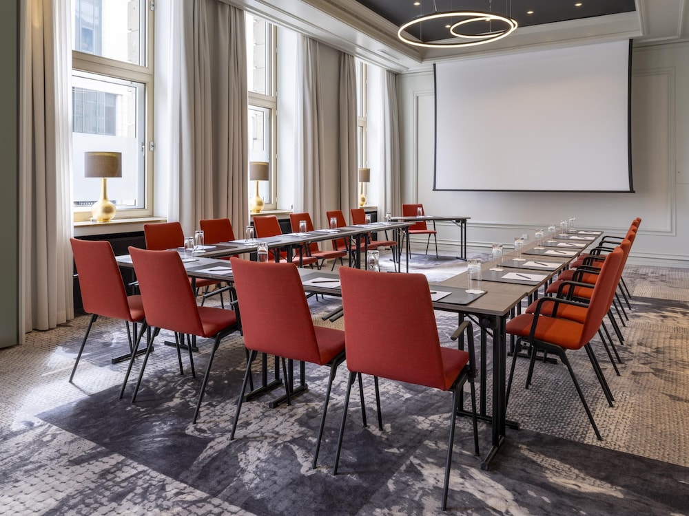 Steigenberger Parkhotel Dusseldorf 65/78