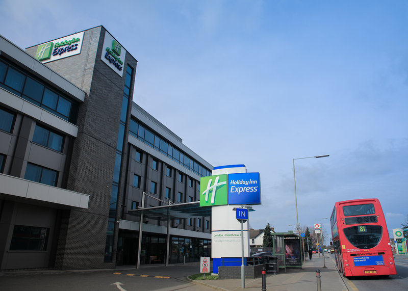Holiday Inn Express London Heathrow T5 68/70