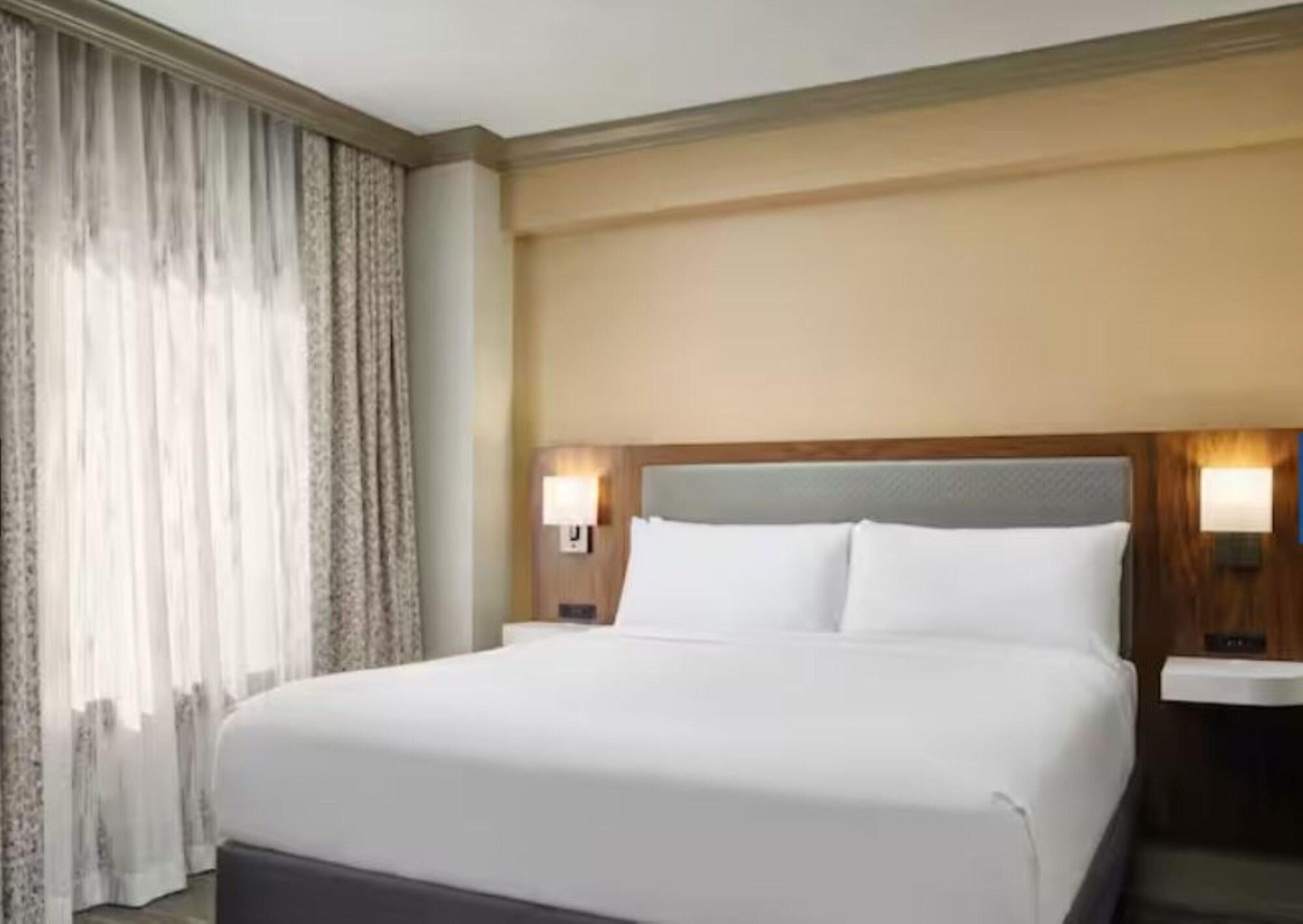 room, multiple beds