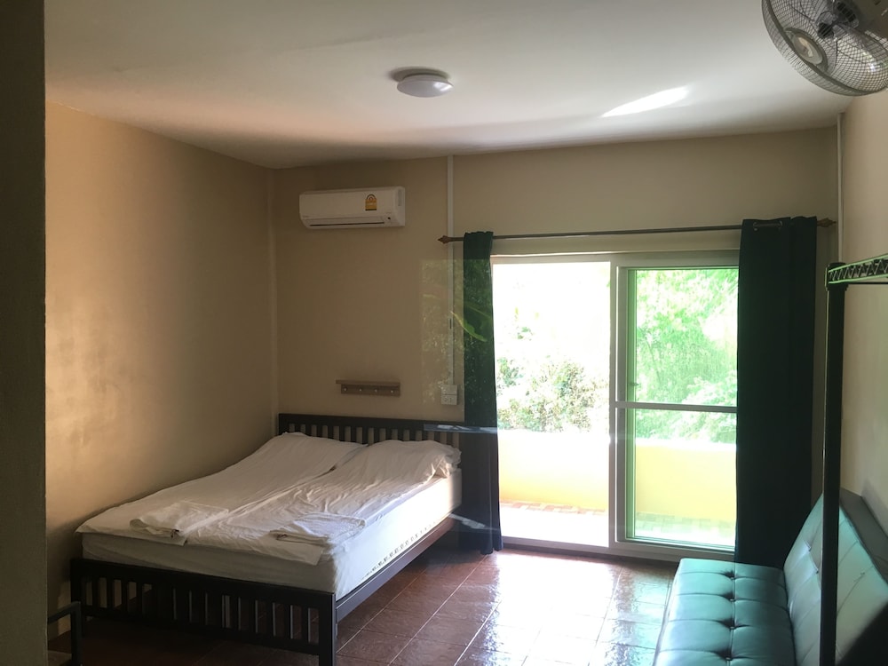 Duckling Resort And Bar 7/19