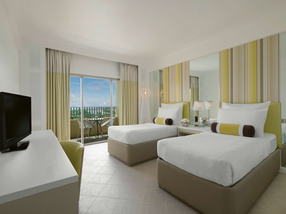 DELUXE, TWIN BEDS, SEA VIEW