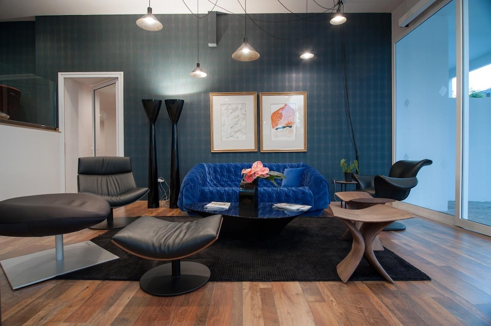 Athenaeum Smart Hotel 24/30