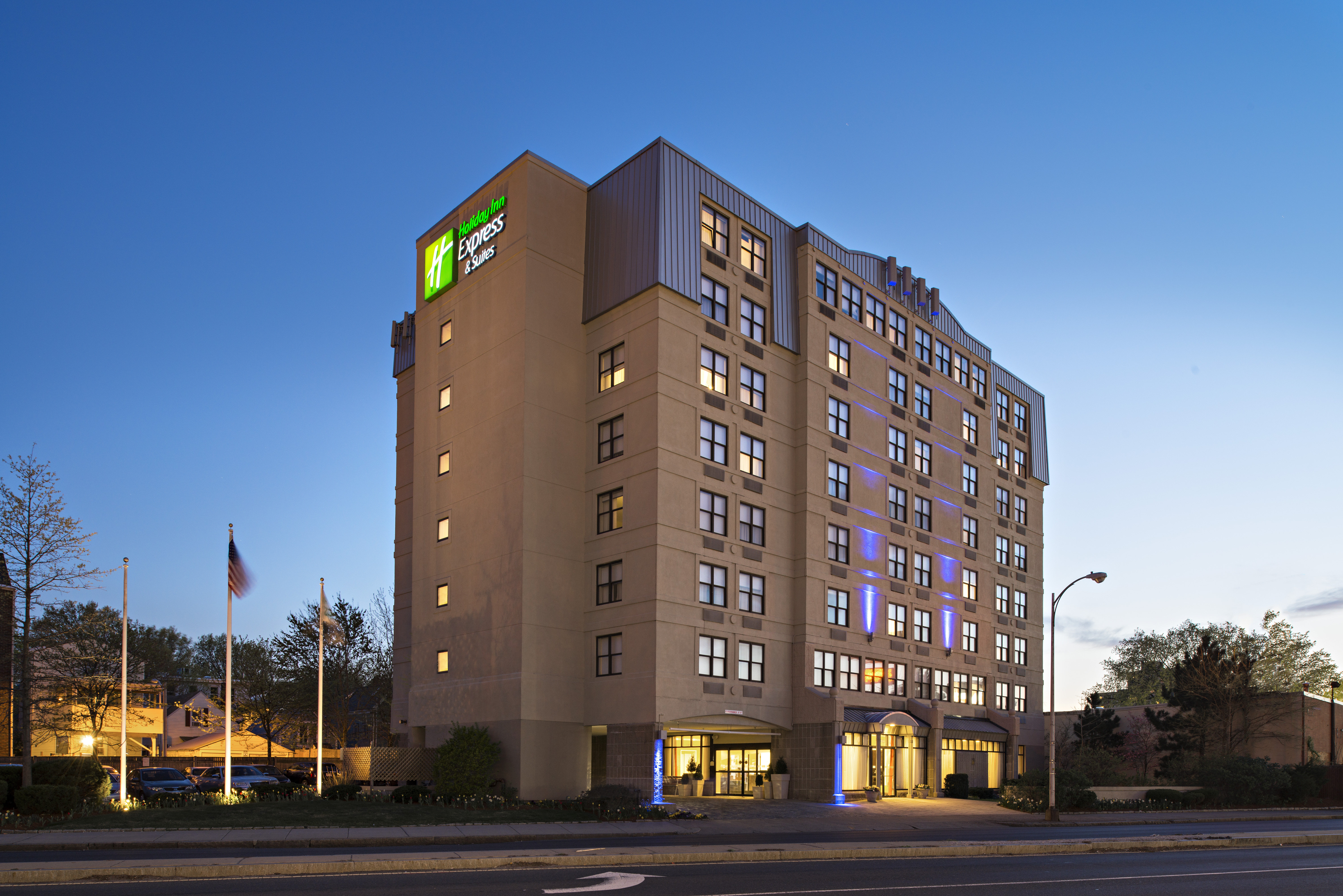 Holiday Inn Express & Suites Boston - Cambridge 2/47