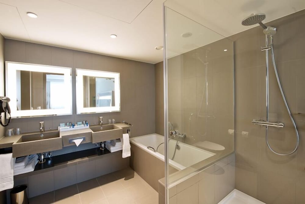 NOVOTEL LODZ CENTRUM 75/77