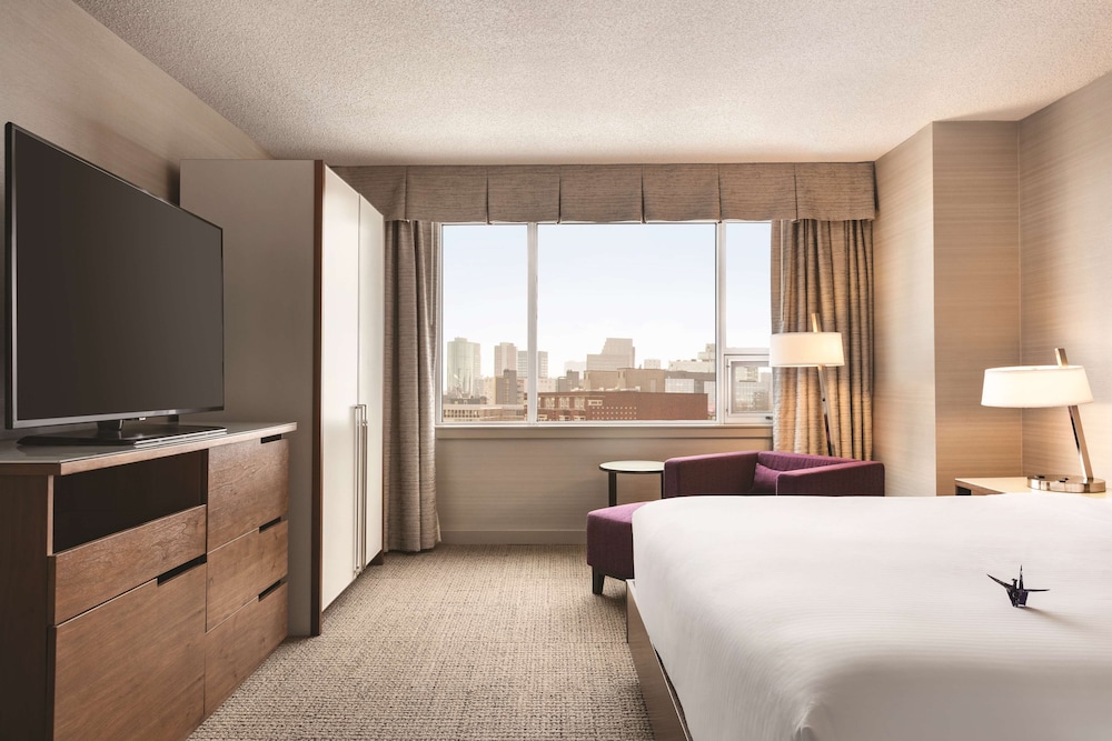 Coast Edmonton Plaza Hotel 11/41