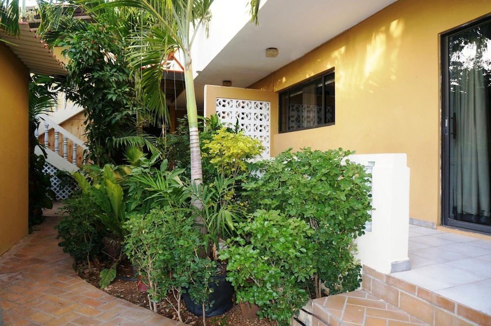 Hersher Studios And Apartments 32/41