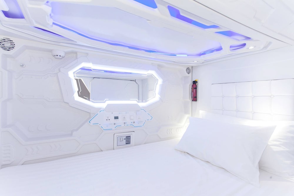 Avagard Capsule Hotel - Suvarnabhumi Airport 16/18