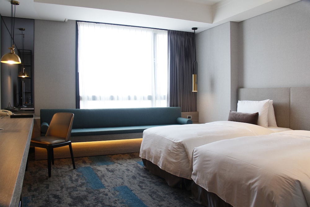 DELUXE, TWIN BEDS