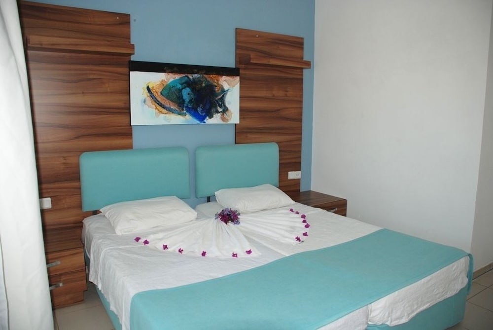 ANT APART HOTEL 6/50