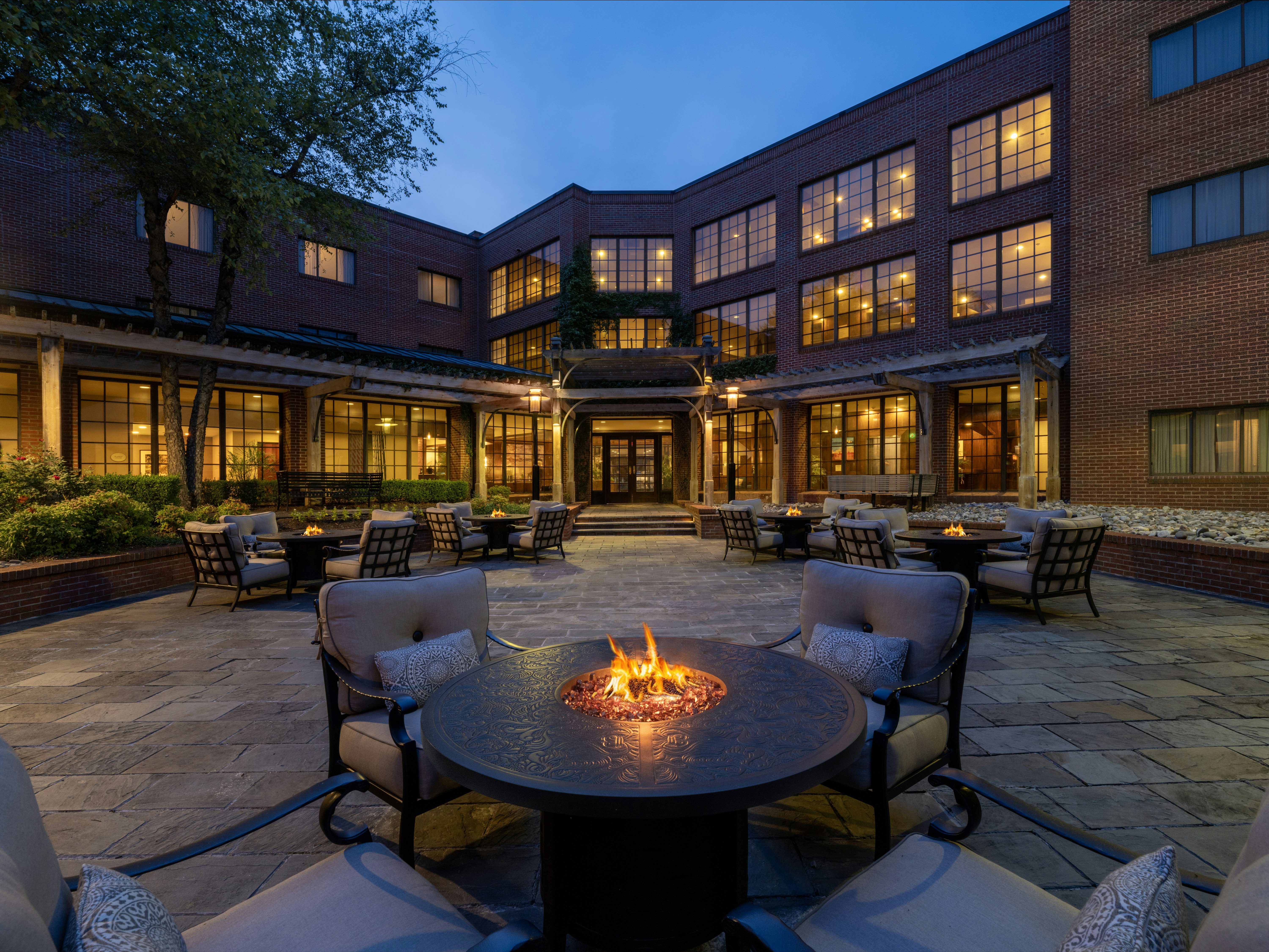 DoubleTree Suites by Hilton Charlotte SouthPark 6/60