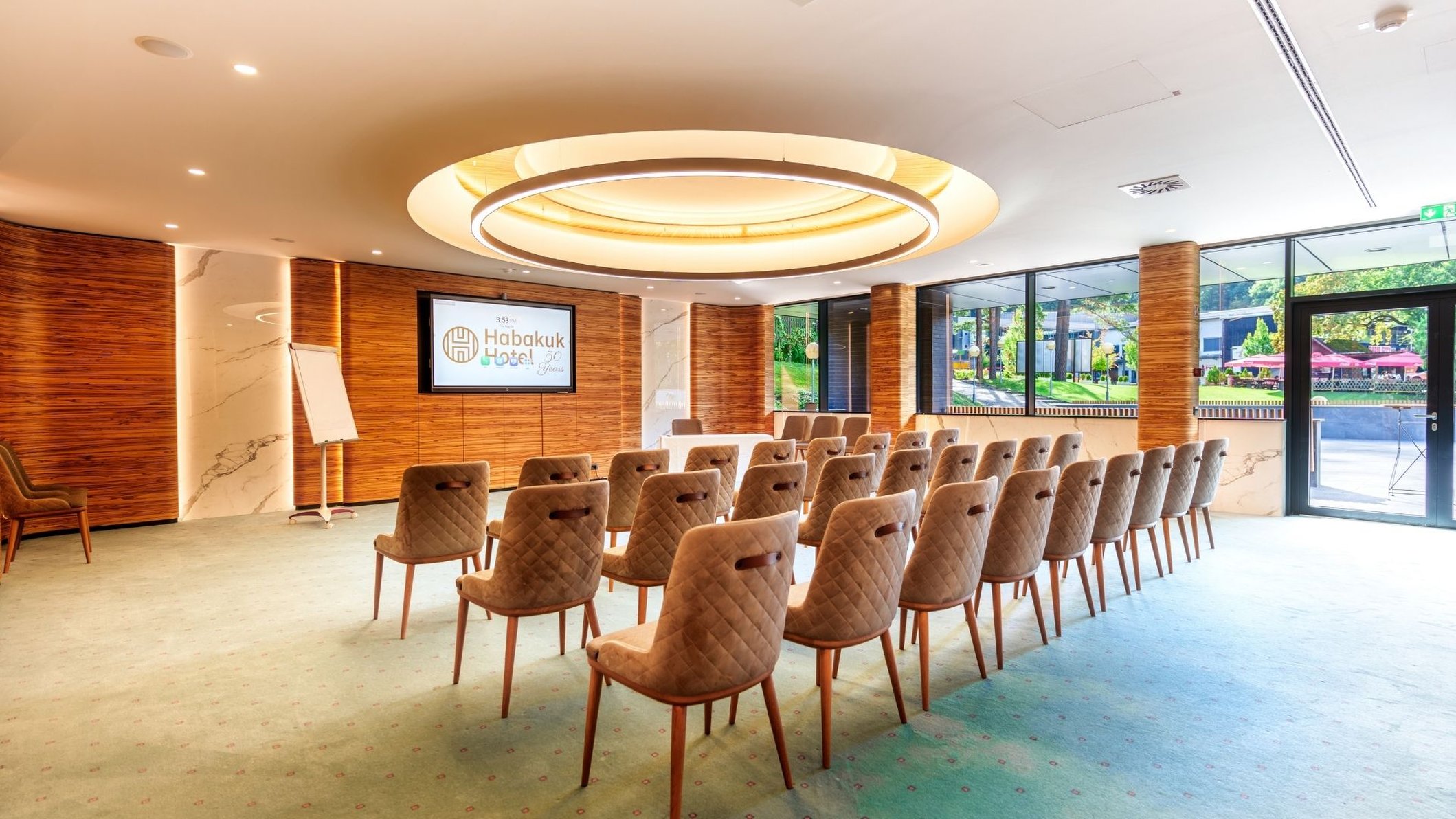HABAKUK HOTEL 16/18