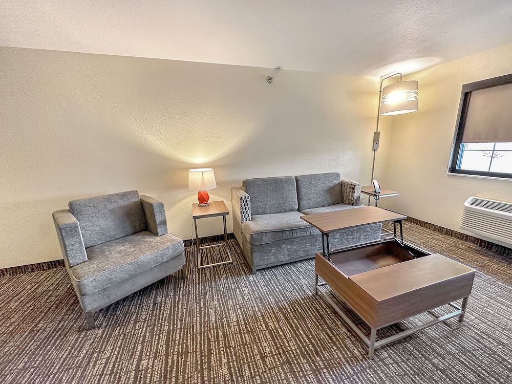 Estherville Hotel Amp Suites 26/50