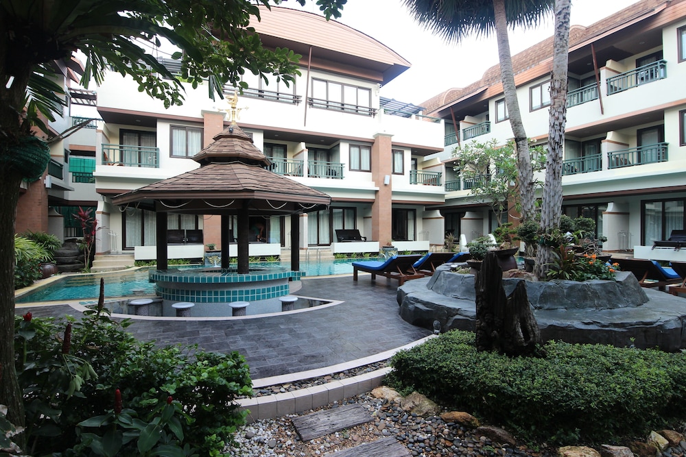 P P Palmtree Resort 36/50