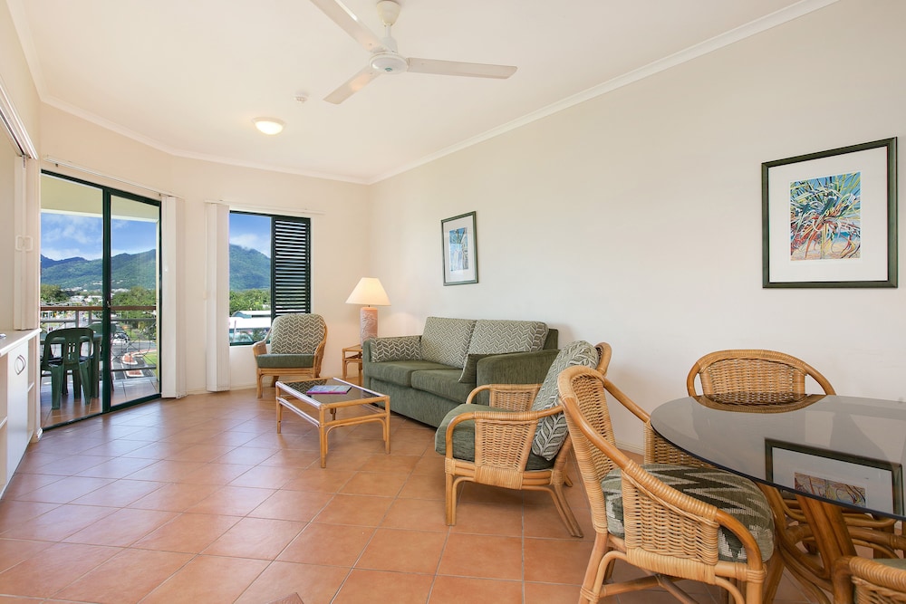 Tropic Towers Apartments 24/29
