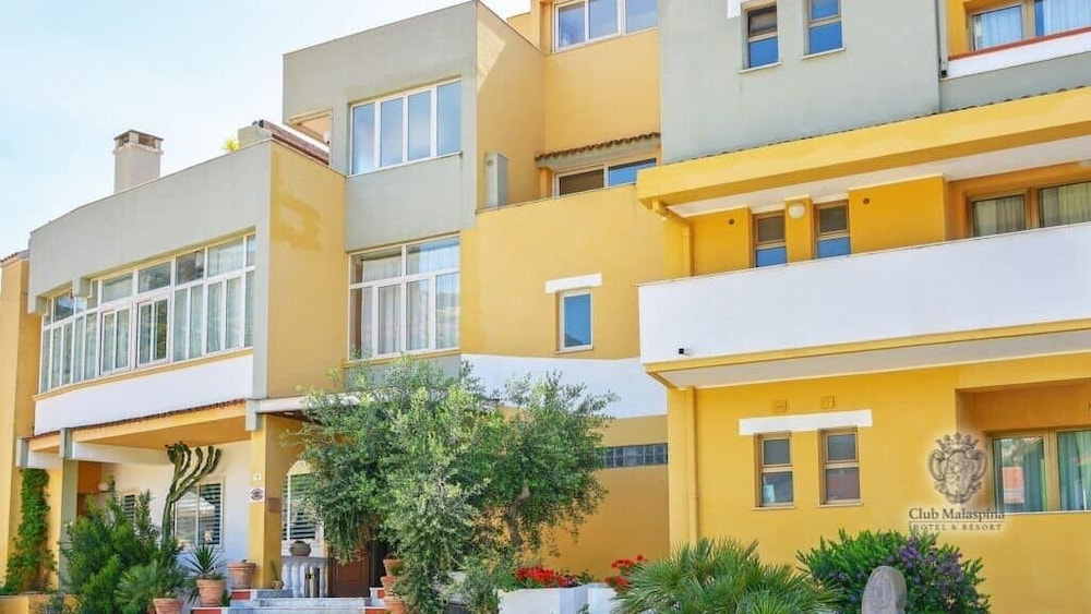 Club Malaspina Hotel and Resort 4/54