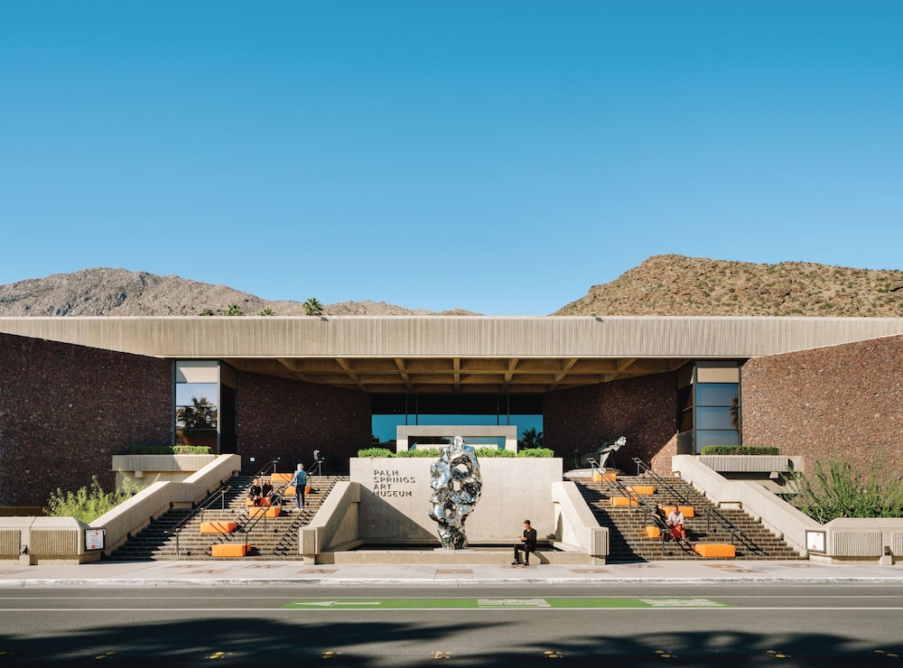 Desert Lodge 12/50