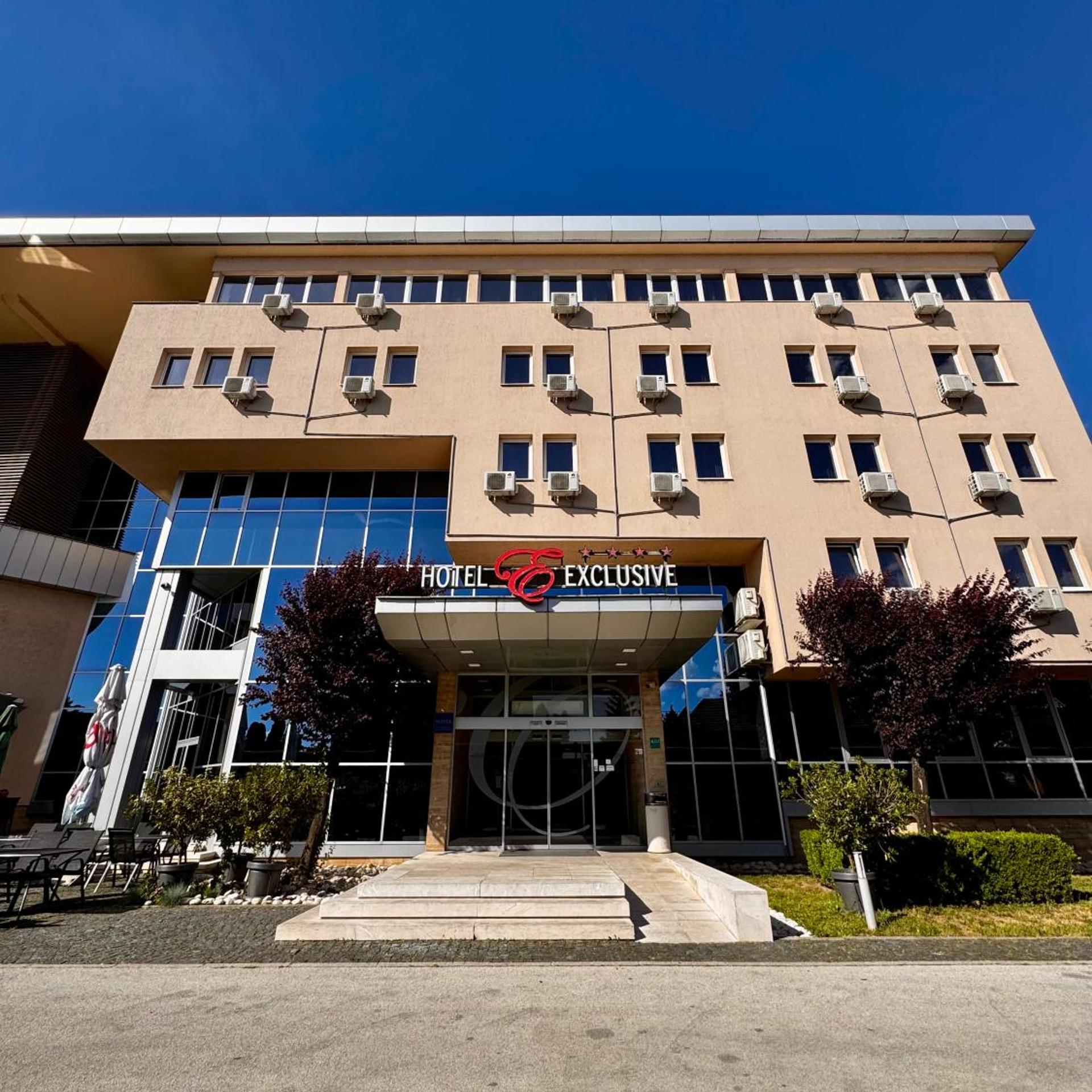 Exclusive Hotel 1/31