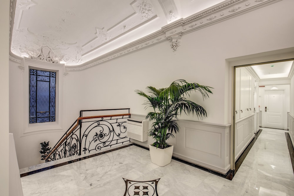 THE LIBERTY BOUTIQUE HOTEL 12/62
