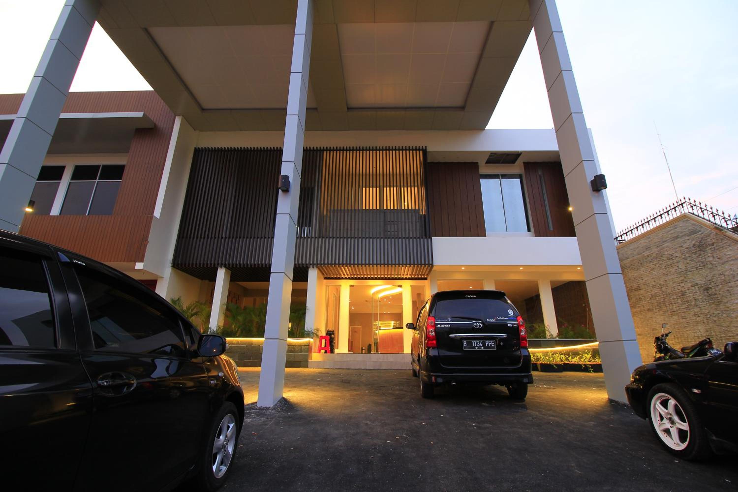 Vinotel Cirebon 43/50