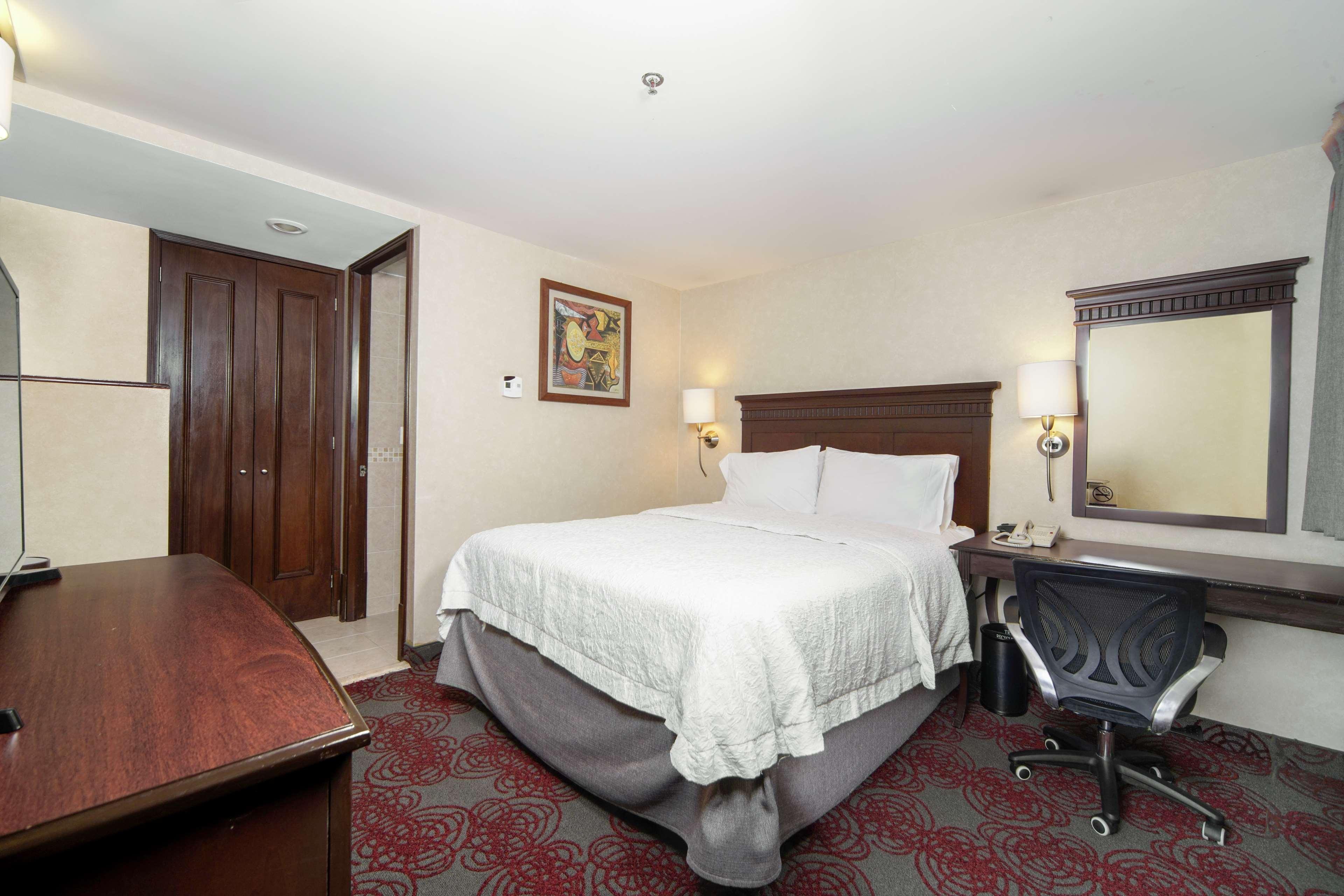 Inner, Queen Bed