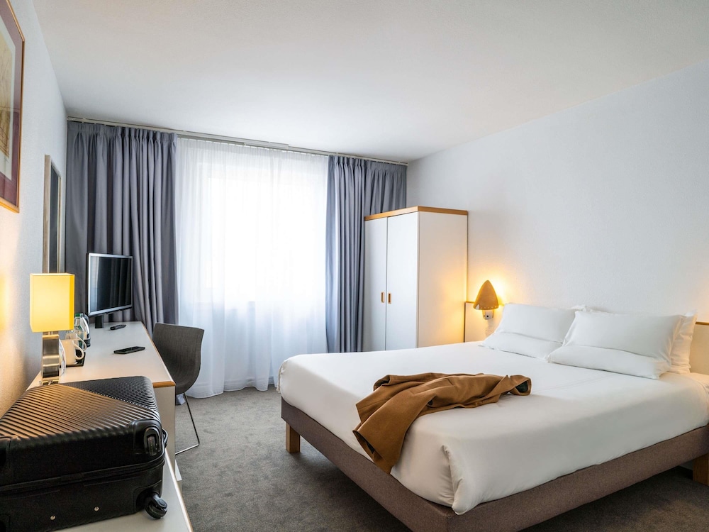 STANDARD, DOUBLE BED, ACCESSIBLE