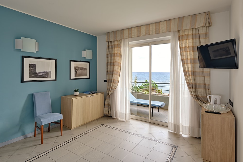 Aregai Marina Hotel Residence 37/67