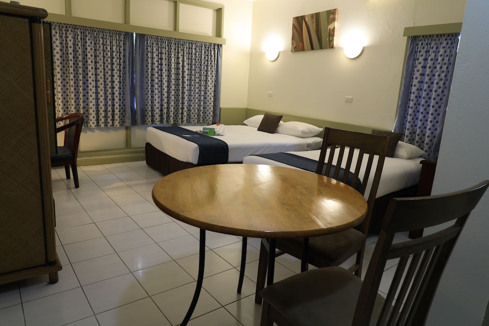 Huon Gulf Hotel and Apartments 42/49