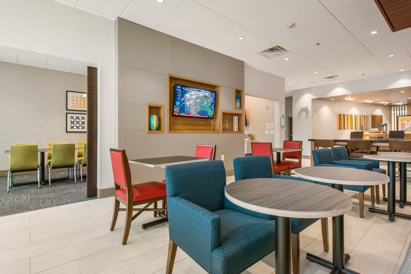 Holiday Inn Express Suites Carrollton West 17/29
