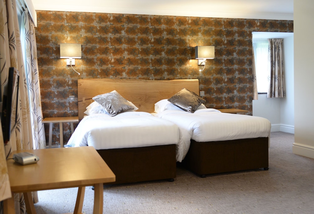 EX. BEST WESTERN WATERLOO HTL LDG 16/50