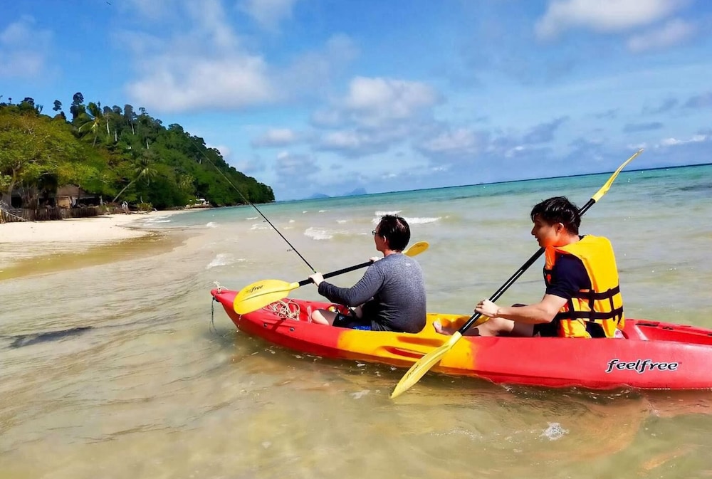 THAPWARIN RESORT(KOH NGAI) 25/50