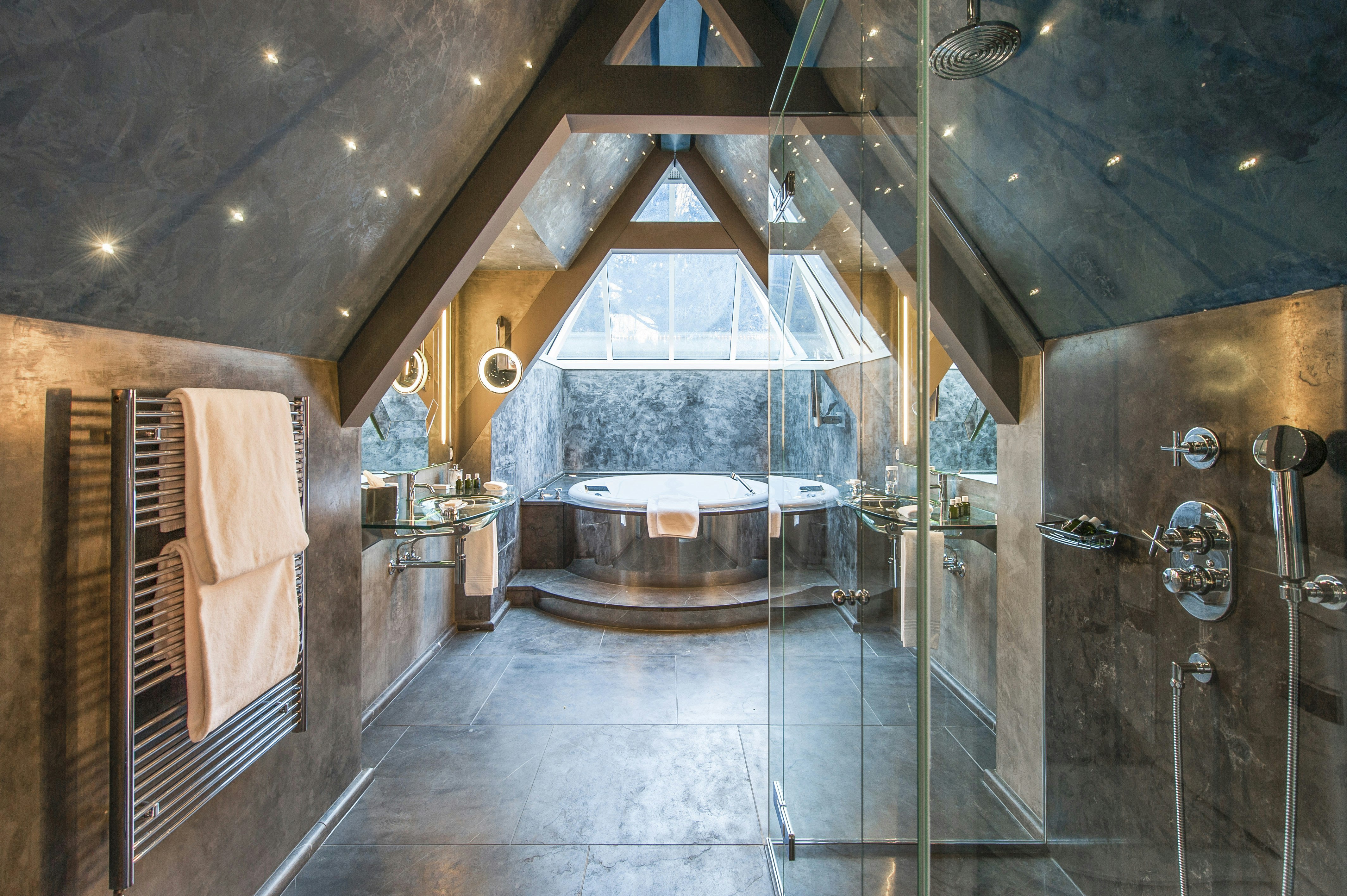 Le Grand Bellevue 33/83