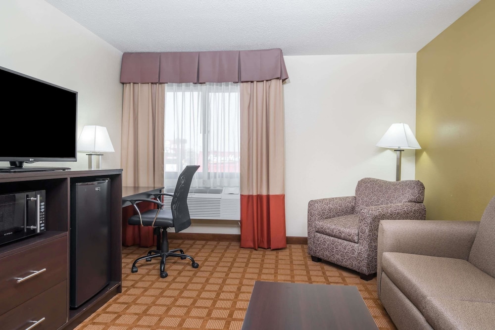 Super 8 By Wyndham Rice Lake 22/29