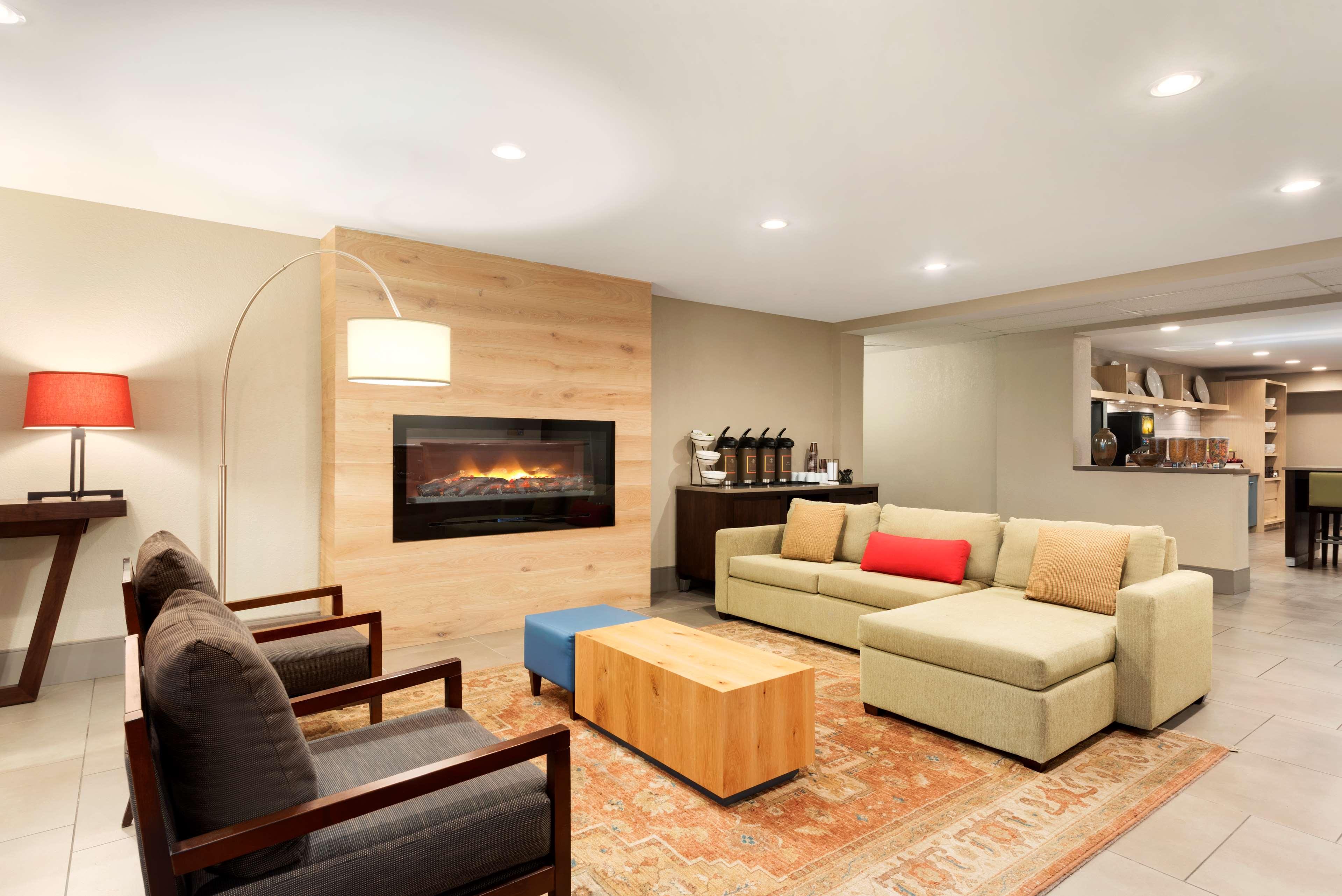 Country Inn Suites By Radisson Cedar Rapids Airport Ia 33/42
