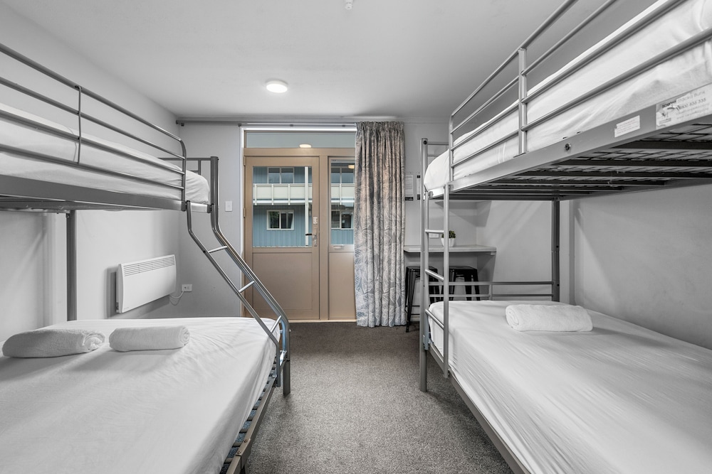 Lodge, 1 Double and 3 Single Beds