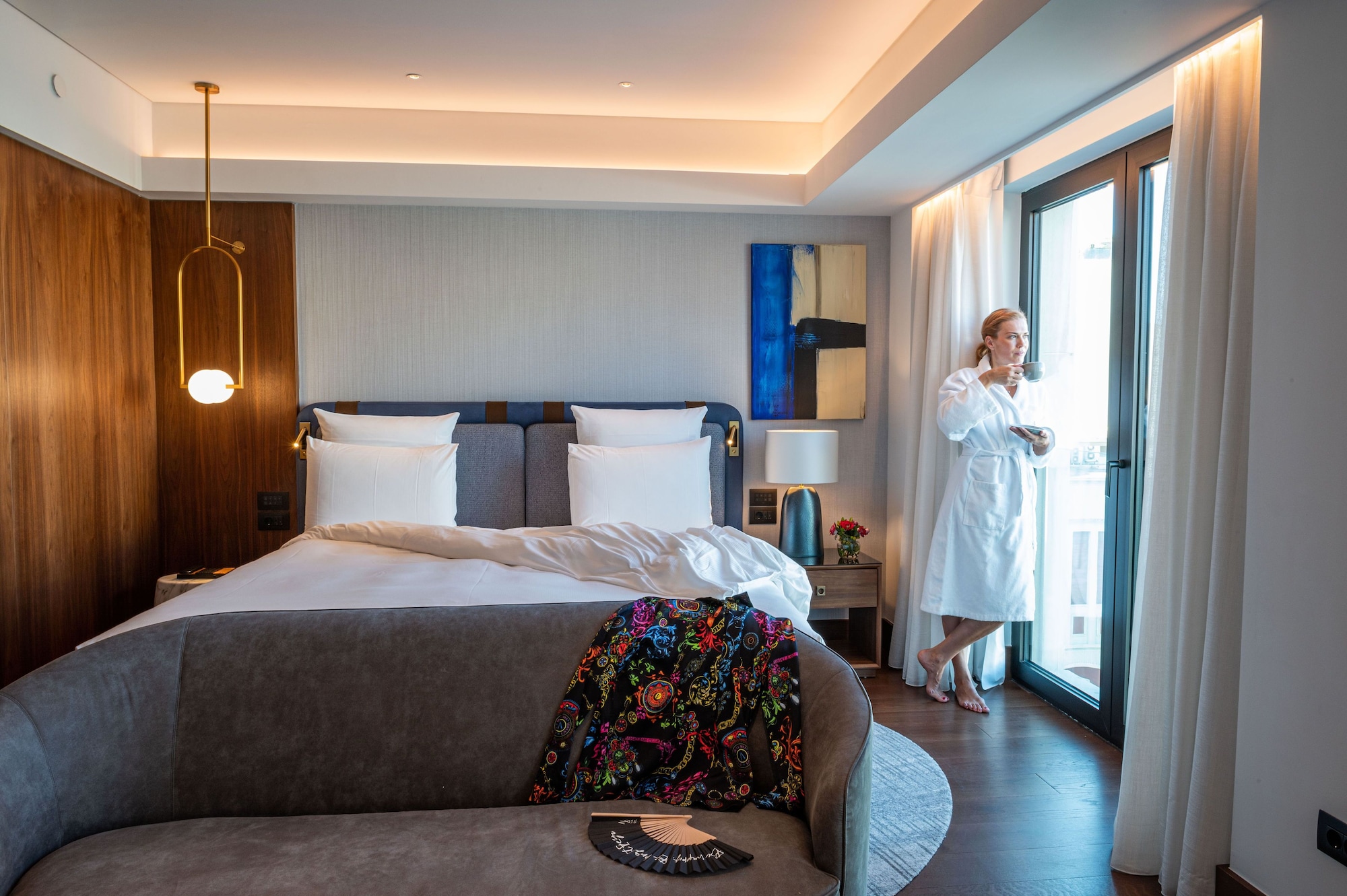 DELUXE, SUITE, KING BED