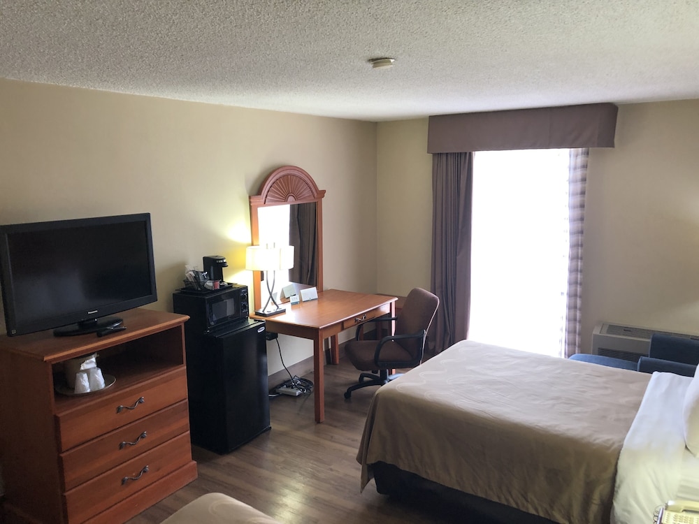 Quality Inn Near Joint Base Andrews-Washington Area 6/36
