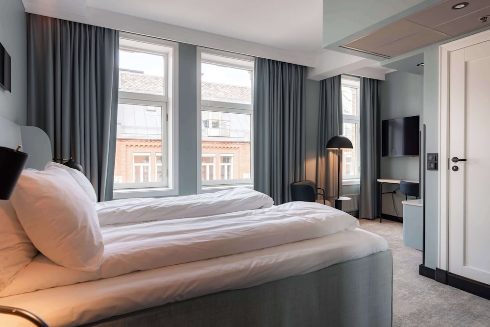 STANDARD, KING BED